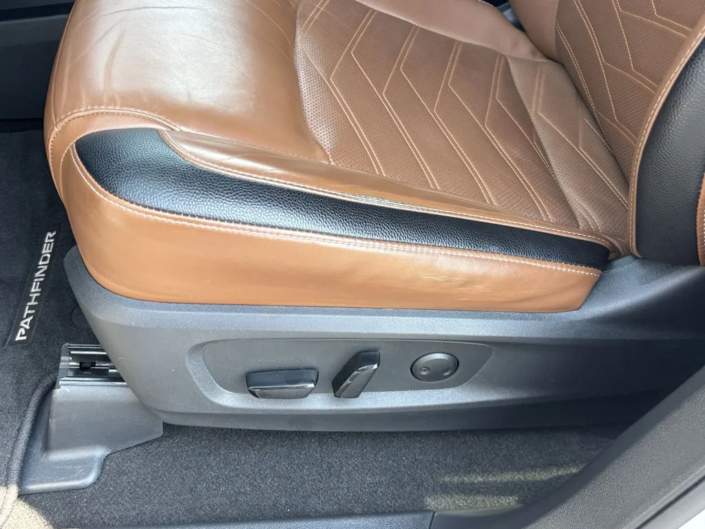 Used 2023 Silver Nissan Platinum image 16