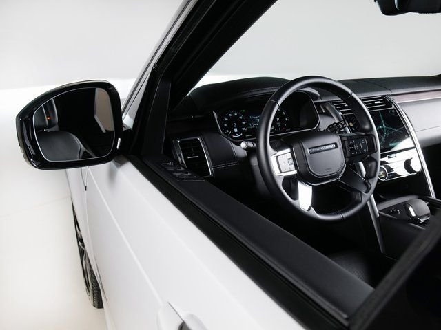 Certified Used 2025 Fuji White Land Rover Dynamic SE image 25