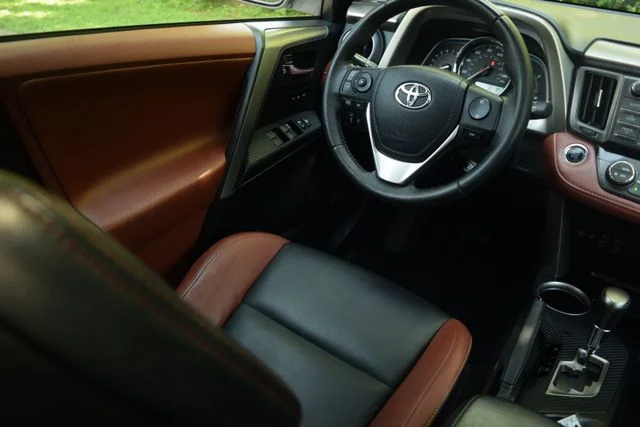 Used 2013 Toyota RAV4 Limited with VIN 2T3DFREV1DW015374 for sale in Lebanon, OH