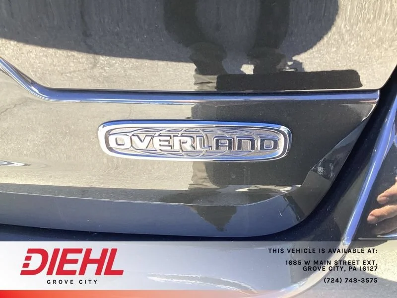 Used 2023  Jeep Overland image 12
