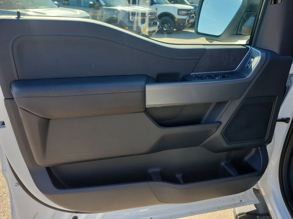 New 2026 Oxford White Ford XLT image 14