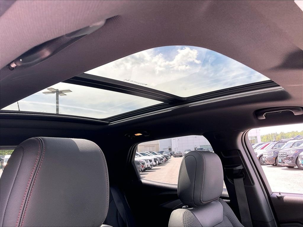 Used 2023 Summit White Chevrolet RS image 21