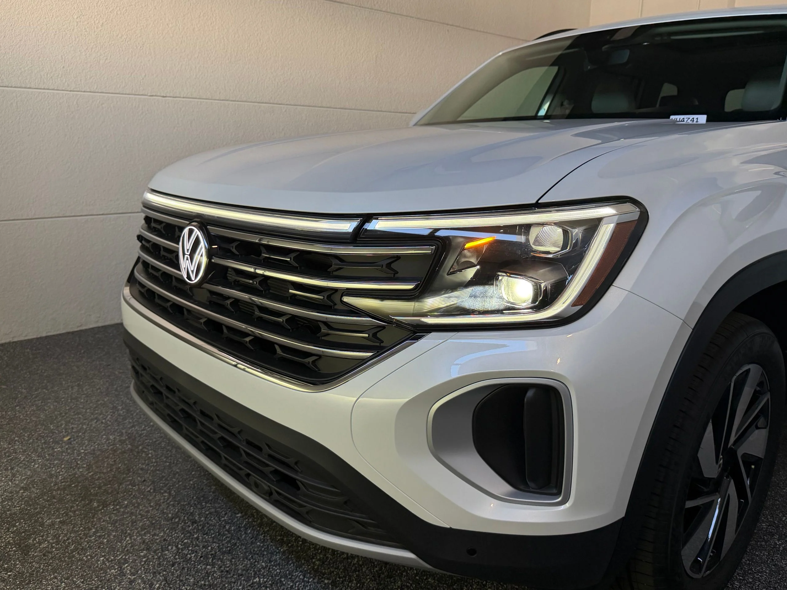 New 2026 White Volkswagen 2.0T SE w/Technology image 52