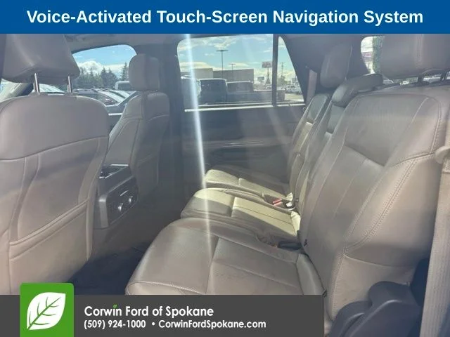 Used 2018 White Platinum Clearcoat Metallic Ford XLT image 2