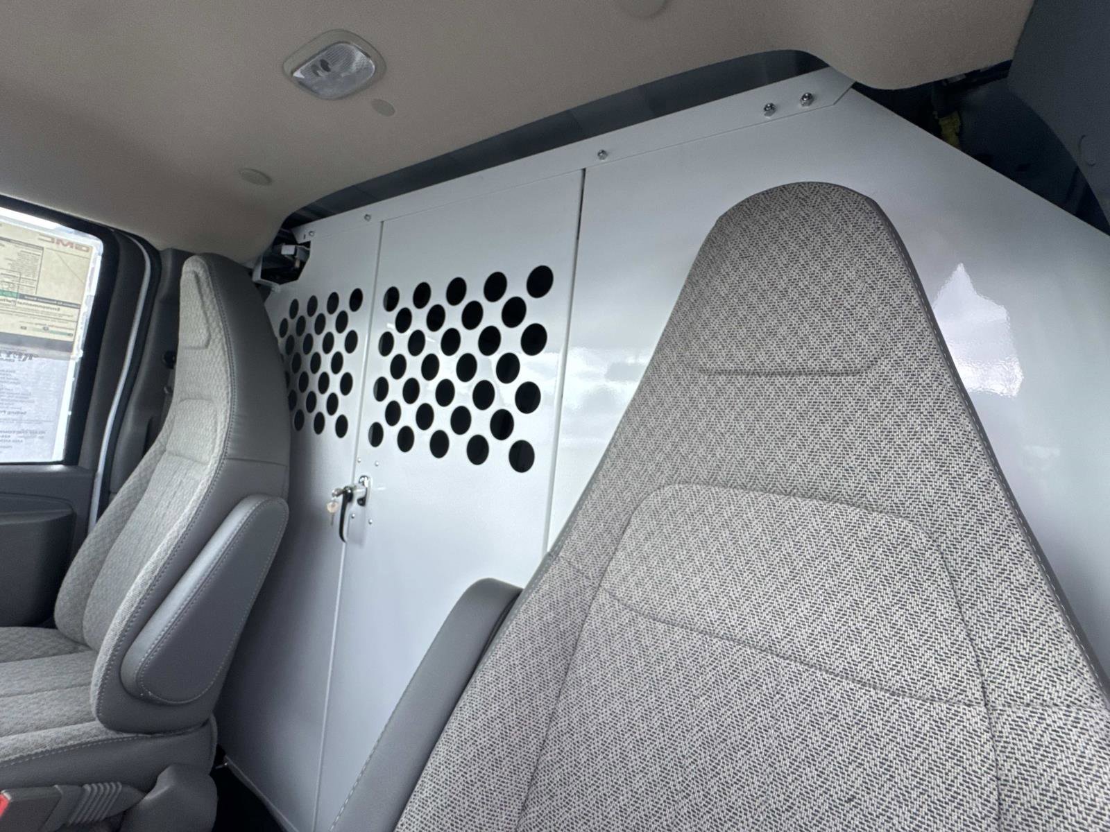 2025 GMC Savana Cargo Work Van - Photo 17