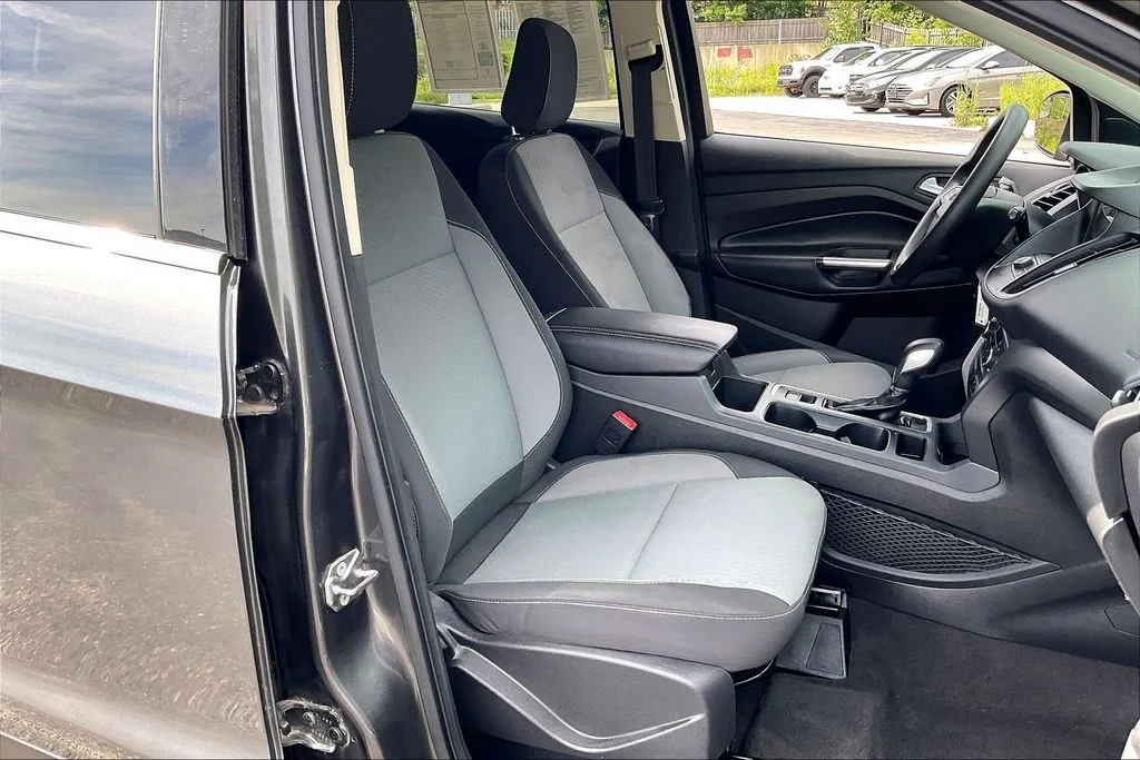 Used 2018 Gray Ford SE image 6