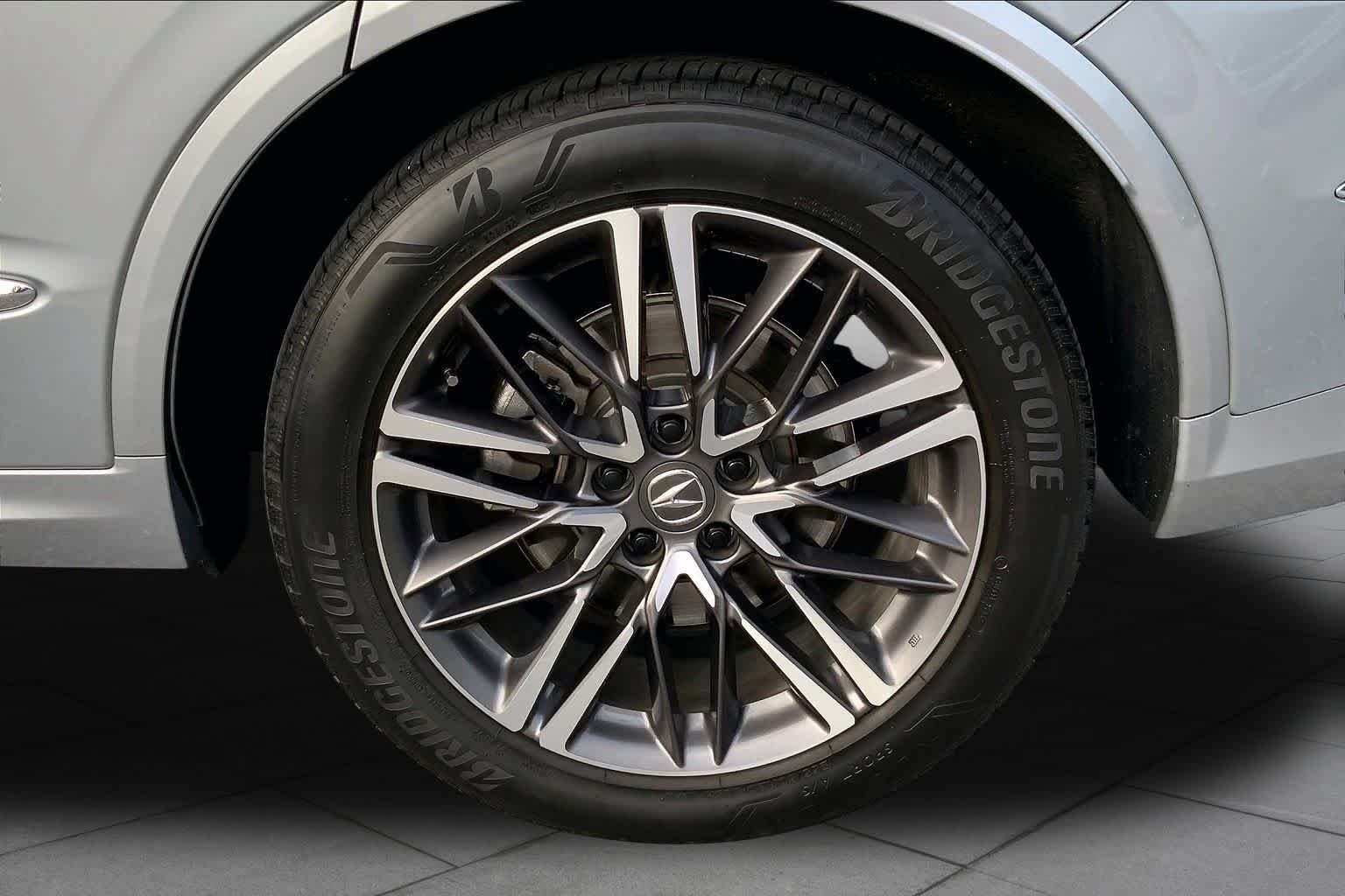 Used 2025 Lunar Silver Metallic Acura w/Advance Package image 11