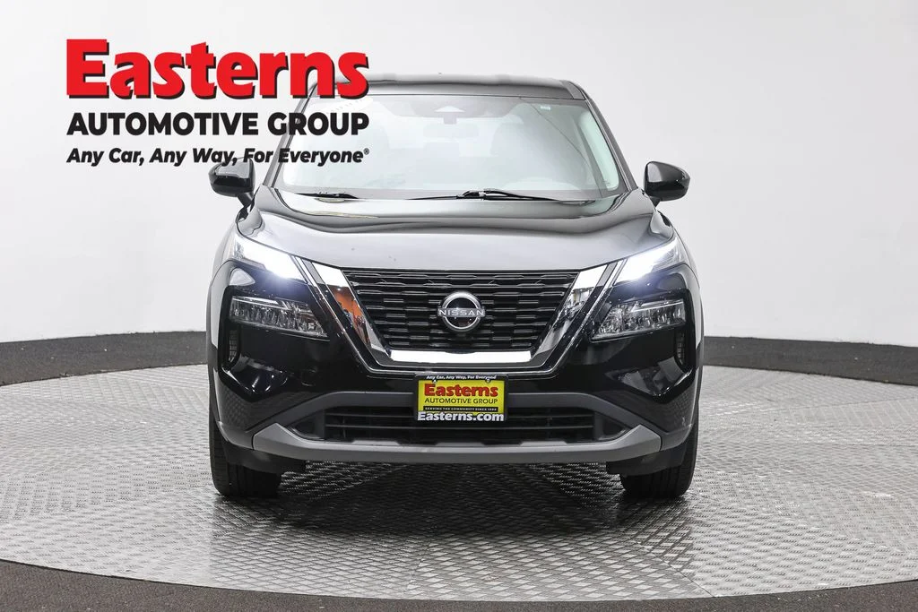 Used 2023 Black Nissan SV image 2