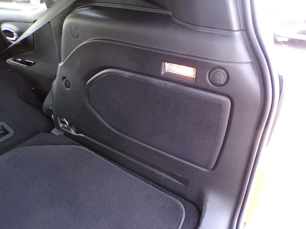 Used 2015 Green Jeep Latitude image 12