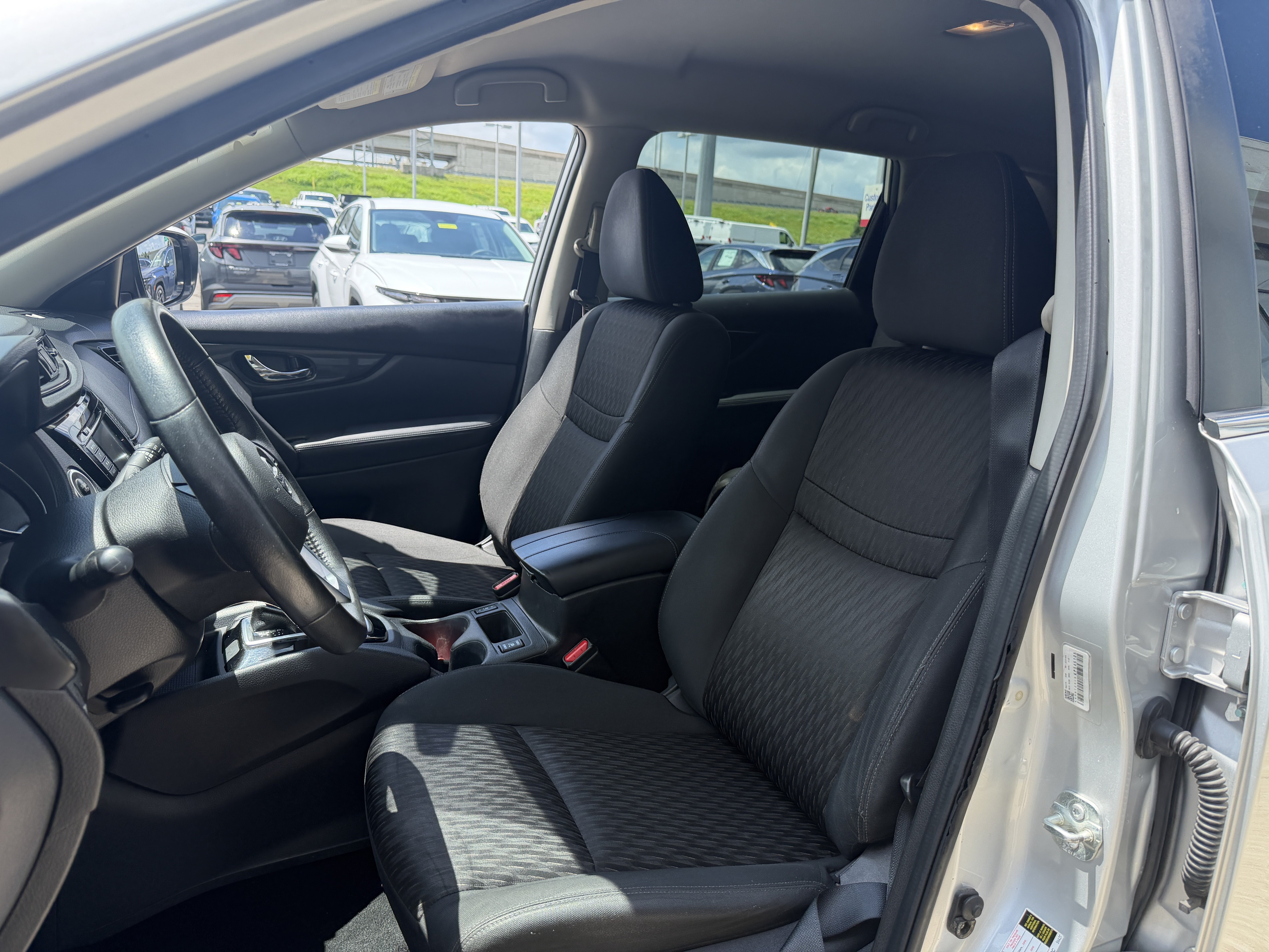 Used 2019 Brilliant Silver Metallic Nissan SV image 31