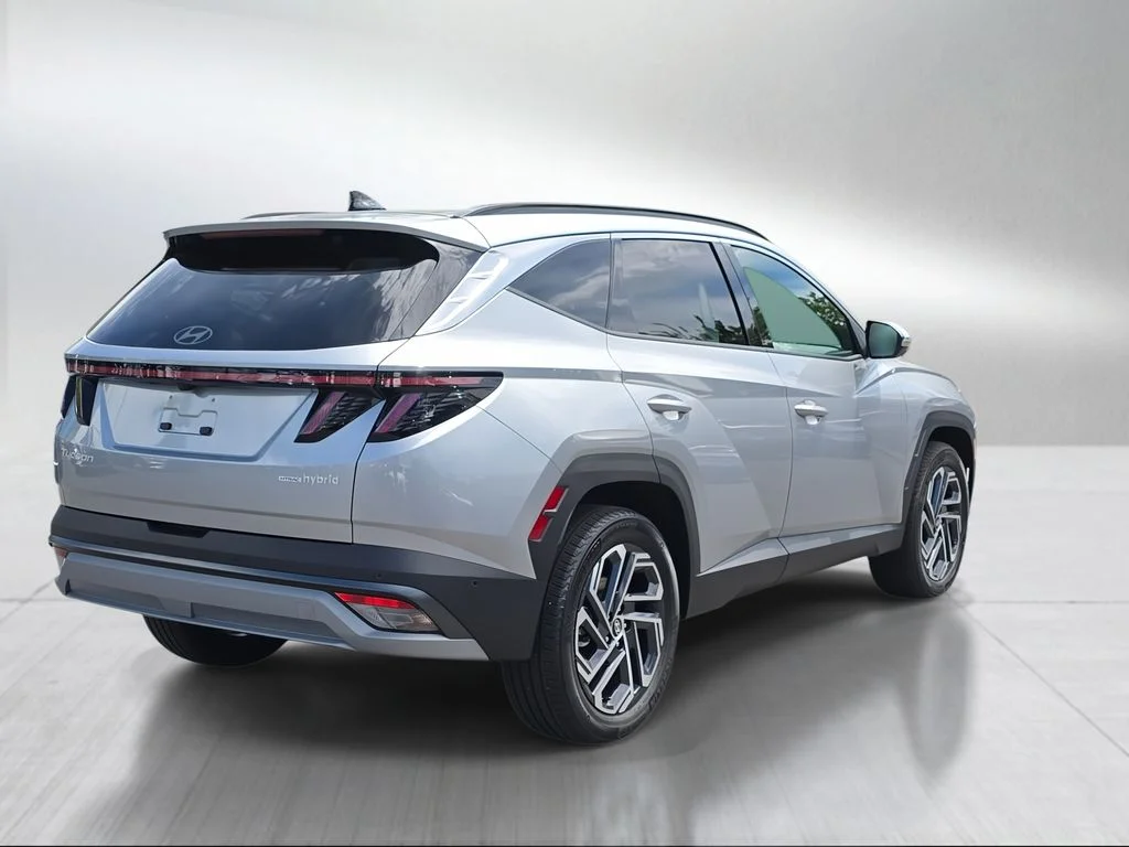 Used 2025 Shimmering Silver Hyundai Limited image 3