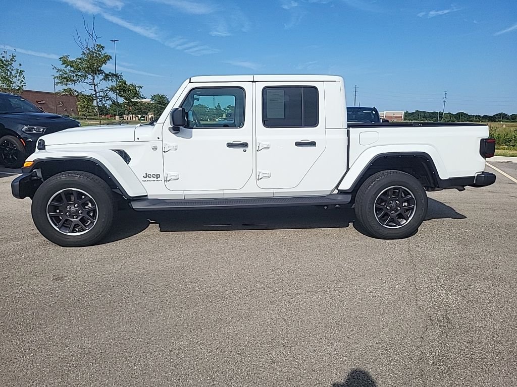 Used 2022 White Jeep Overland image 2