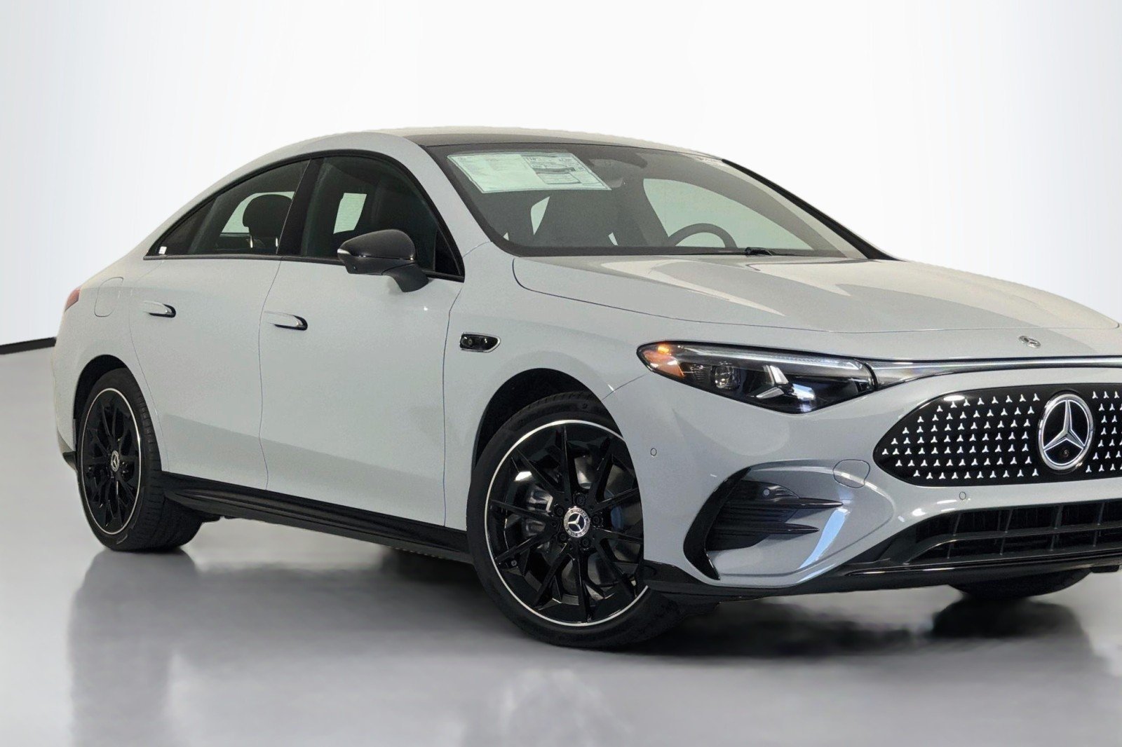 New 2027 MANUFAKTUR Alpine Grey Mercedes-Benz CLA 350 Electric image 13