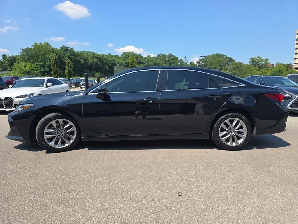 Used 2019 Midnight Black Metallic Toyota XLE image 22