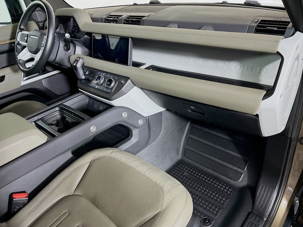 Used 2021 Gondwana Stone Metallic Land Rover S image 29