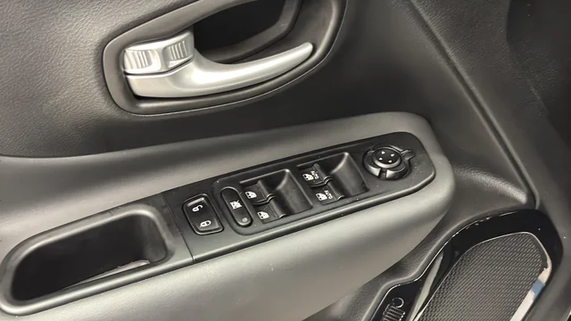 Used 2023 Alpine White Jeep Altitude image 21