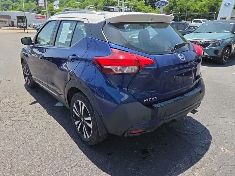 Used 2018 Blue Nissan SR image 5