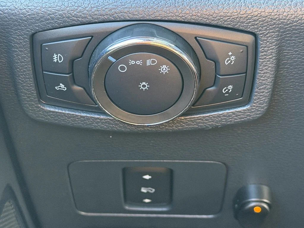 Used 2022 Agate Black Metallic Ford Lariat image 35