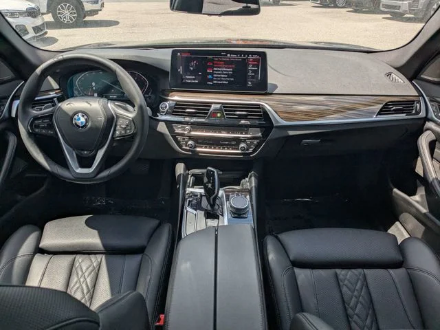 2022 BMW 5 Series 530i - Photo 12