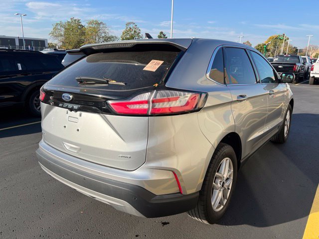 Used 2024 Silver Ford SEL image 2
