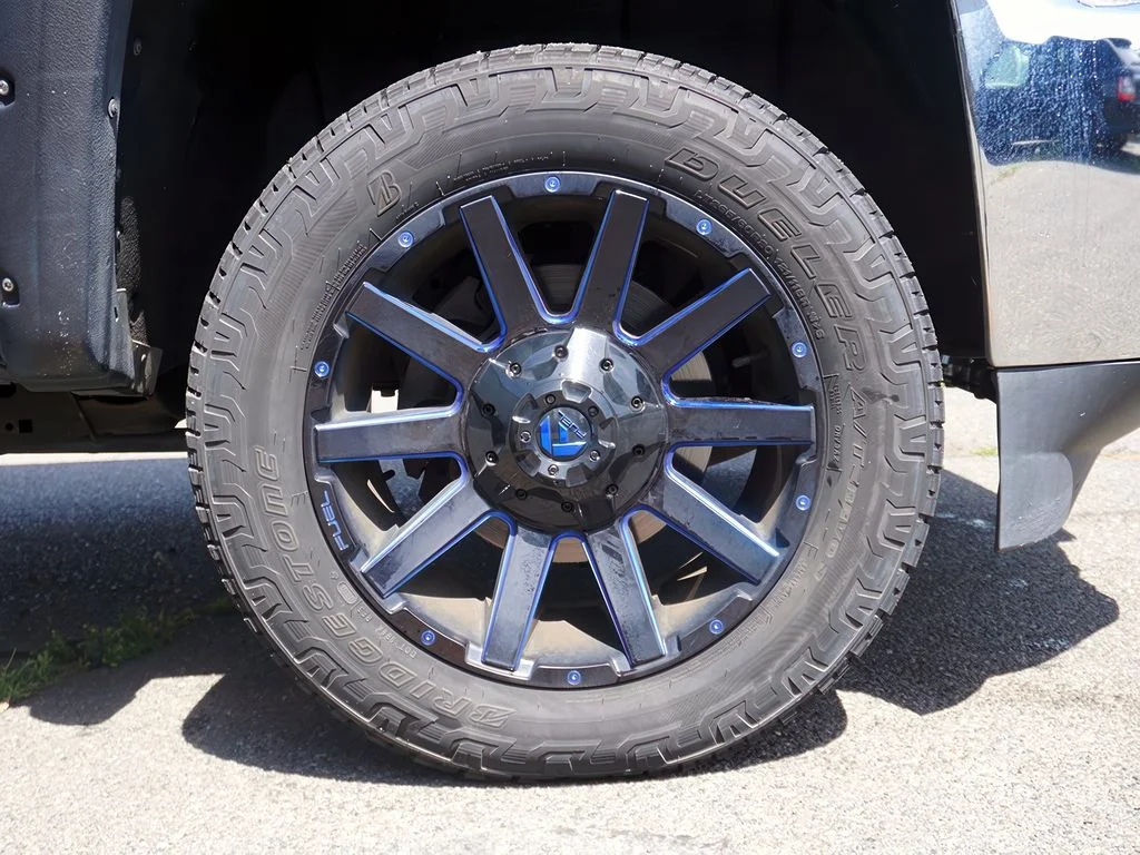 Used 2015 DEEP OCEAN BLUE METALLIC Chevrolet LTZ image 13