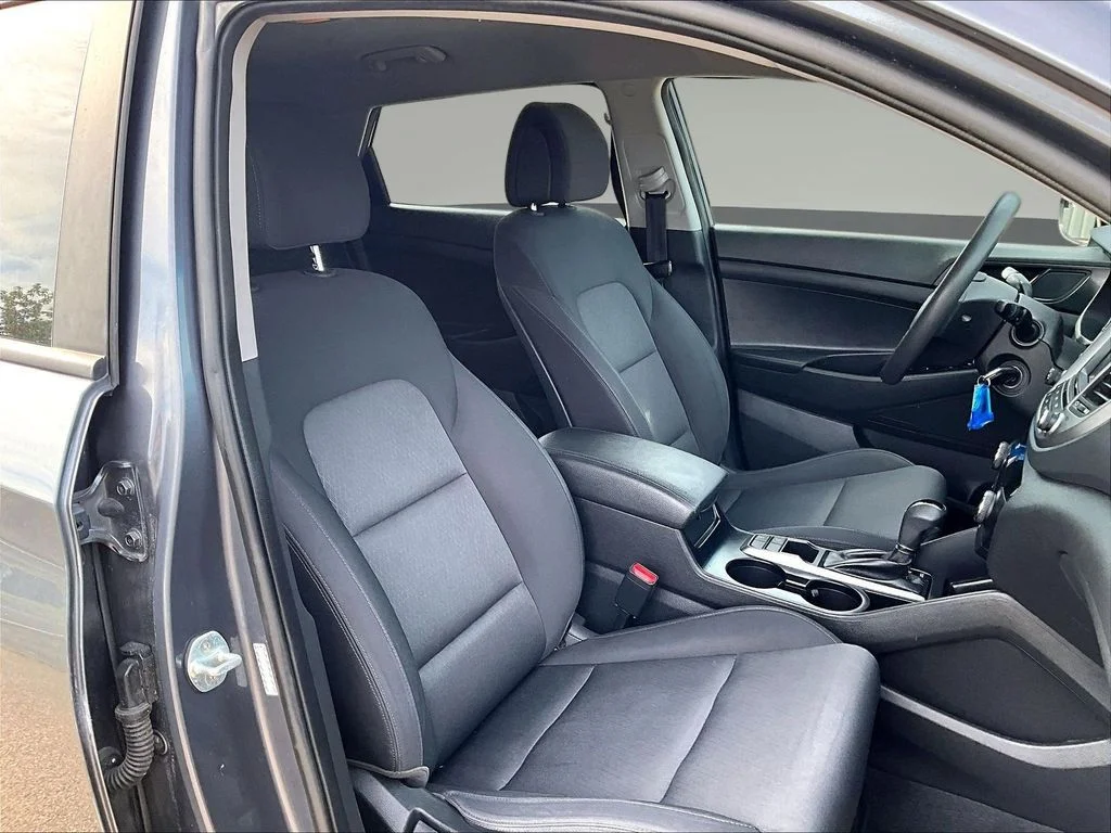 Used 2018 Gray Hyundai SE image 32