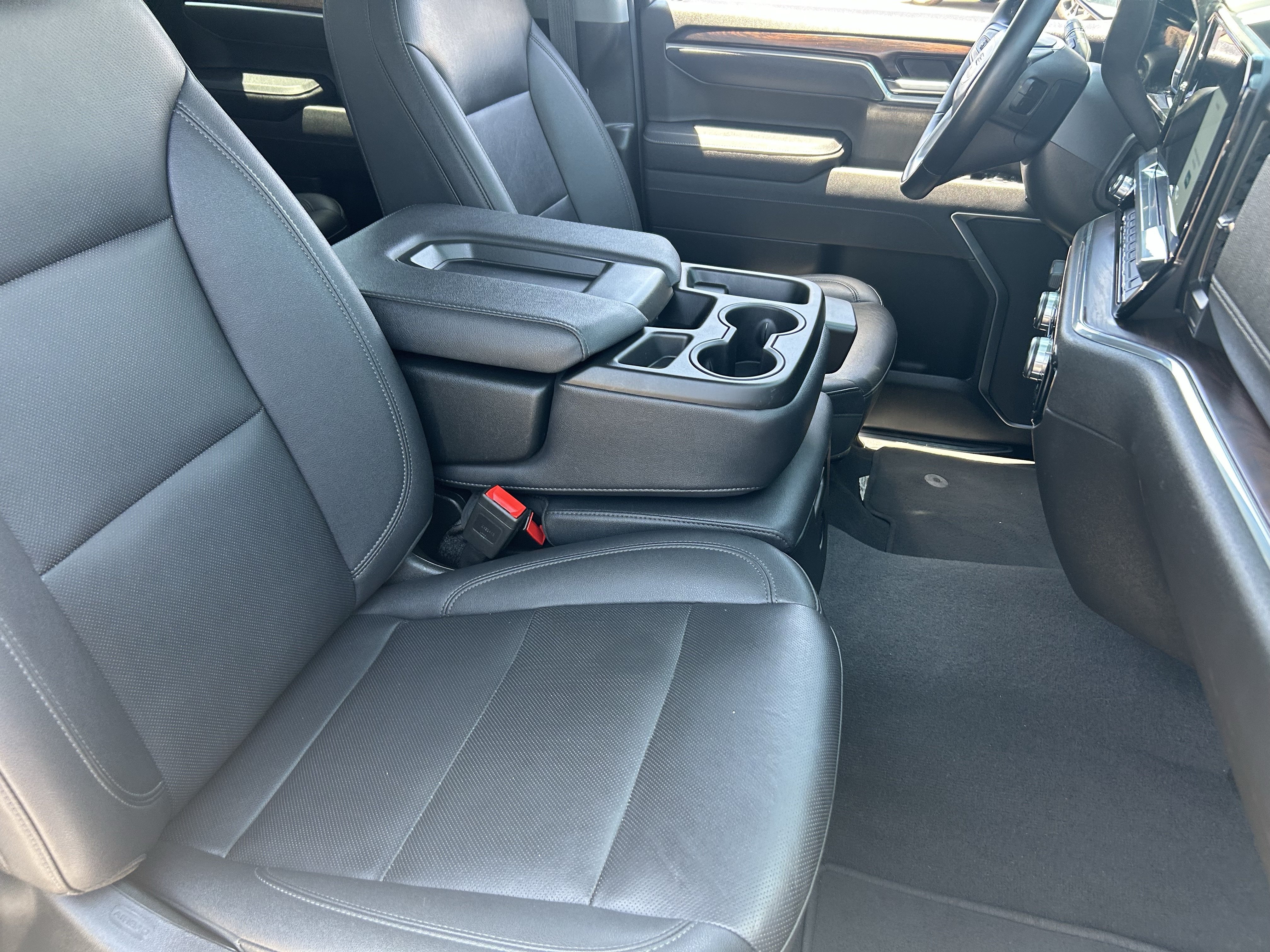 2025 GMC Sierra 1500 SLT - Photo 10