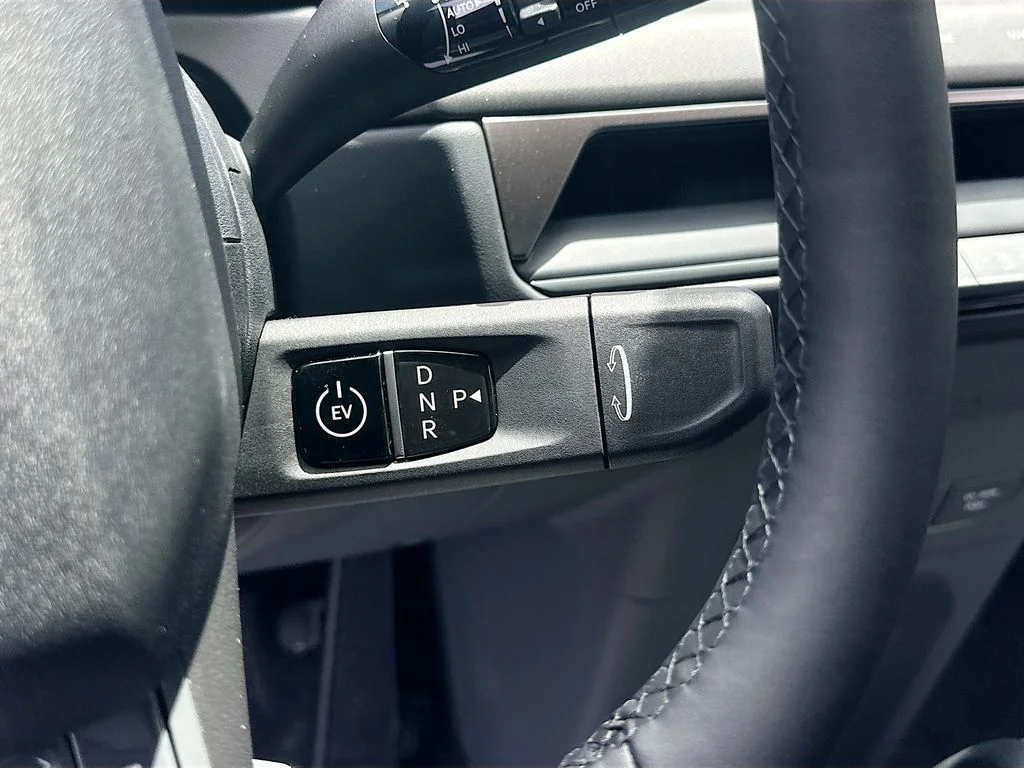 New 2026 Glacial White Pearl Kia Light Long Range RWD image 17