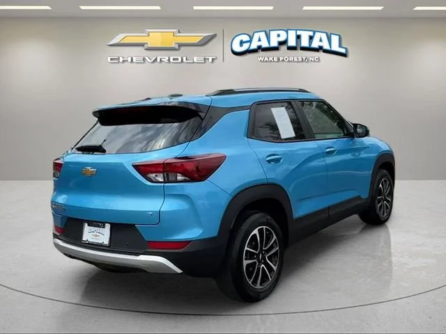 Used 2025 Marina Blue Metallic Chevrolet LT image 5