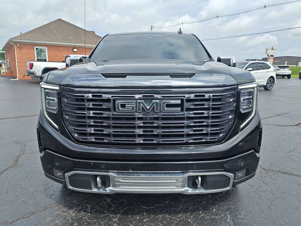 Used 2023 Onyx Black GMC Denali Ultimate image 8