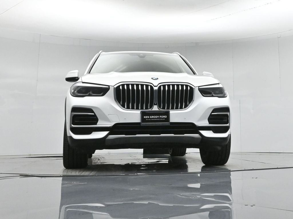 Certified Used 2023 White BMW sDrive40i image 55