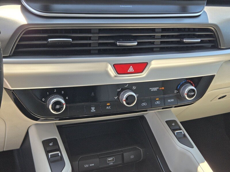 Used 2020 Snow White Pearl KIA S FWD image 21