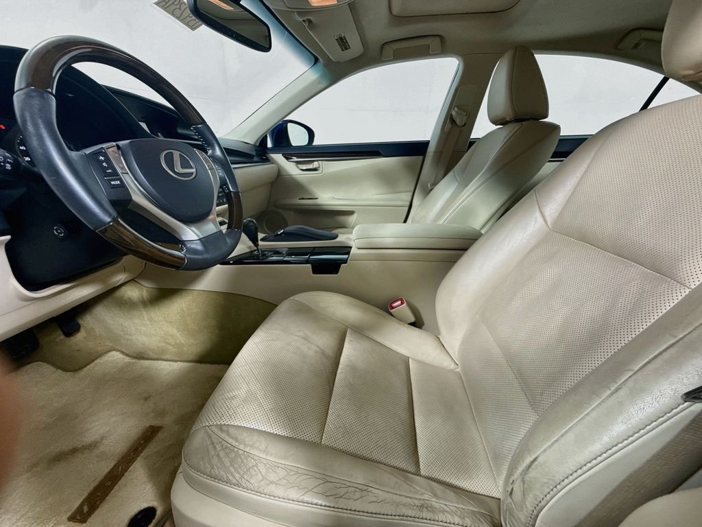 Used 2014 Deep Sea Mica Lexus Base image 21
