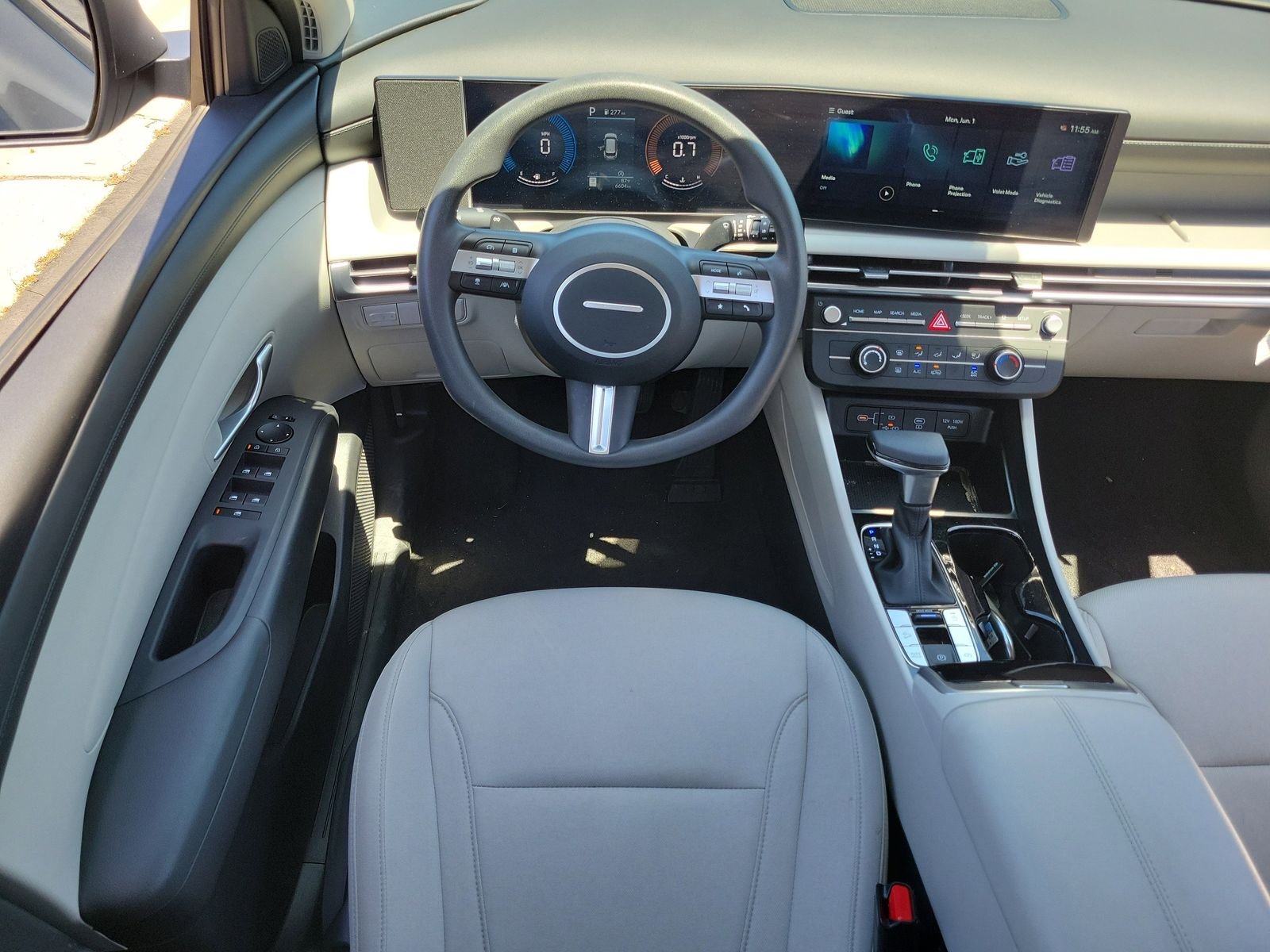 Used 2025 Silver Hyundai SE image 7
