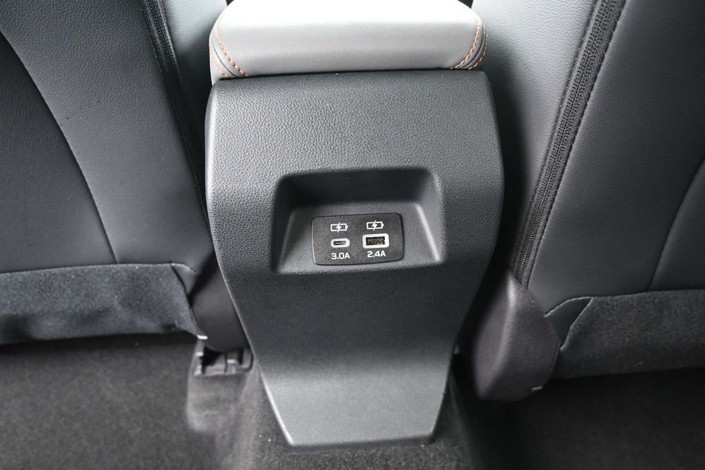 Used 2025 Crystal White Pearl Subaru Limited image 18