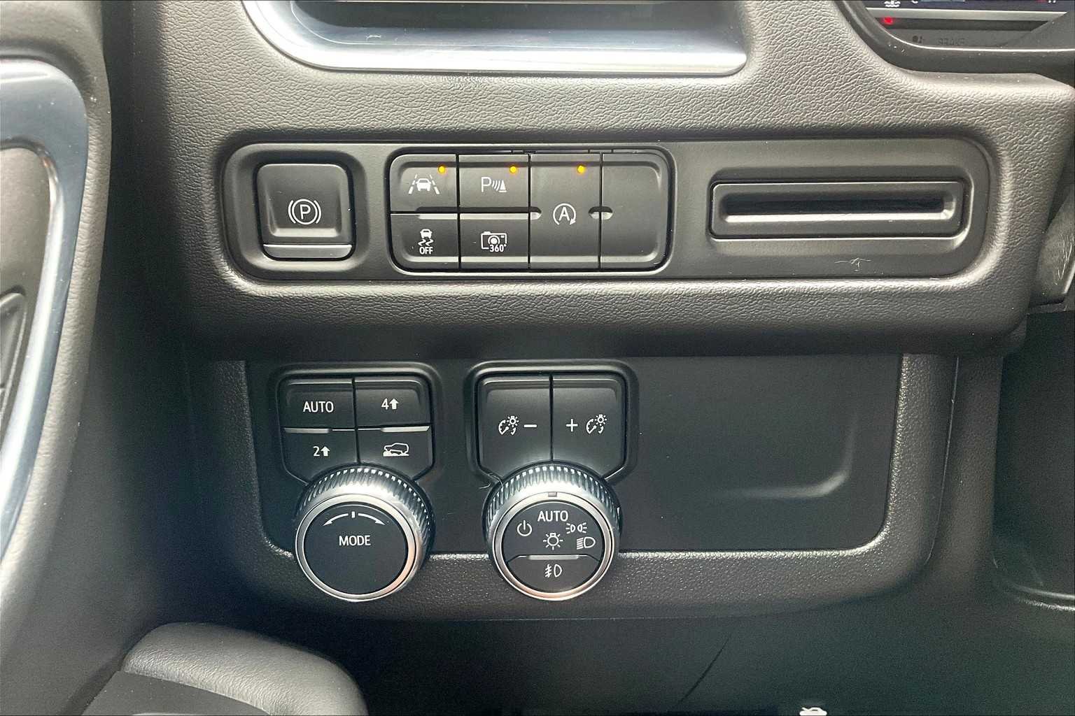 Used 2023 Sterling Metallic GMC SLT image 36