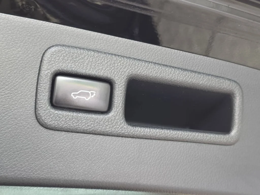 Used 2016 Obsidian Black Lexus 200t F Sport image 14