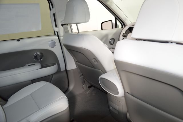 New 2026 White Hyundai SEL 7P image 19