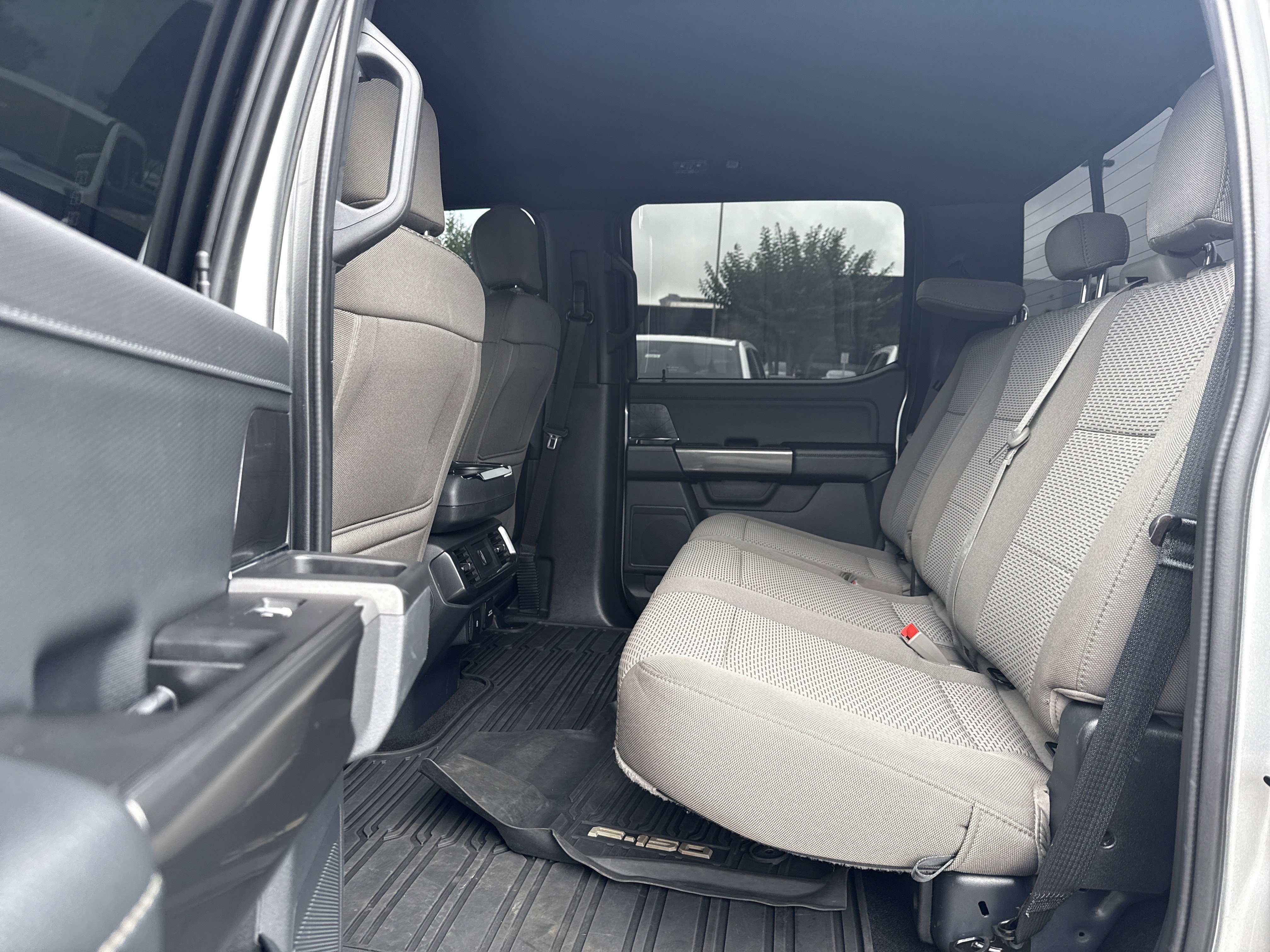 Used 2023 Silver Ford  image 21