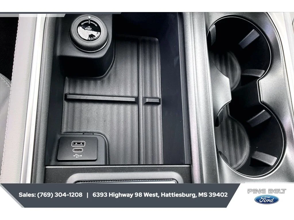 New 2026 Star White Metallic Tri-Coat Ford MAX Platinum® image 24