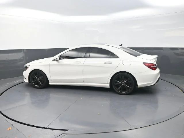 Used 2019  Mercedes-Benz CLA 250 image 4