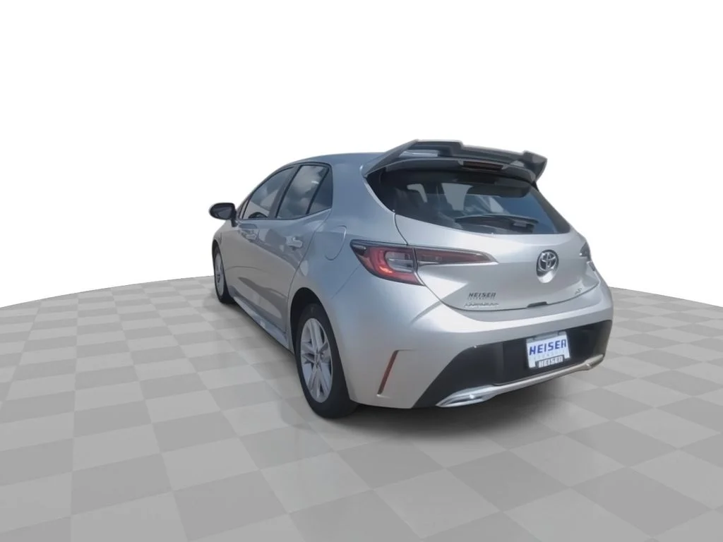 Used 2019 Silver Toyota SE image 7