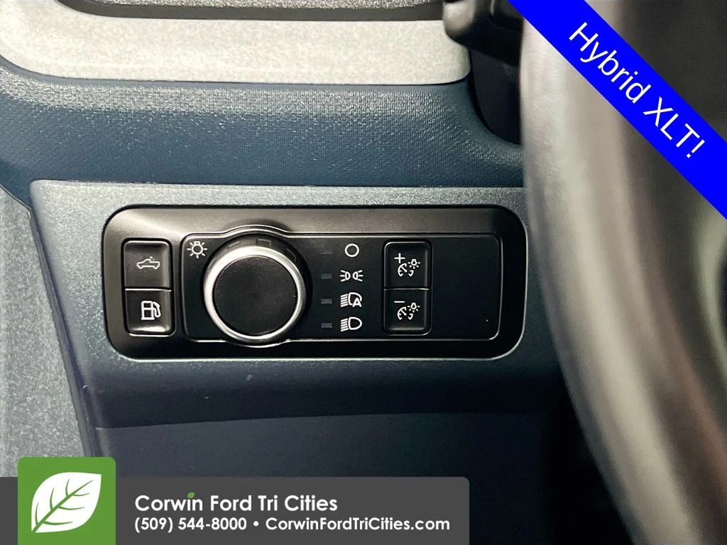 Used 2024 Blue Ford XLT image 18