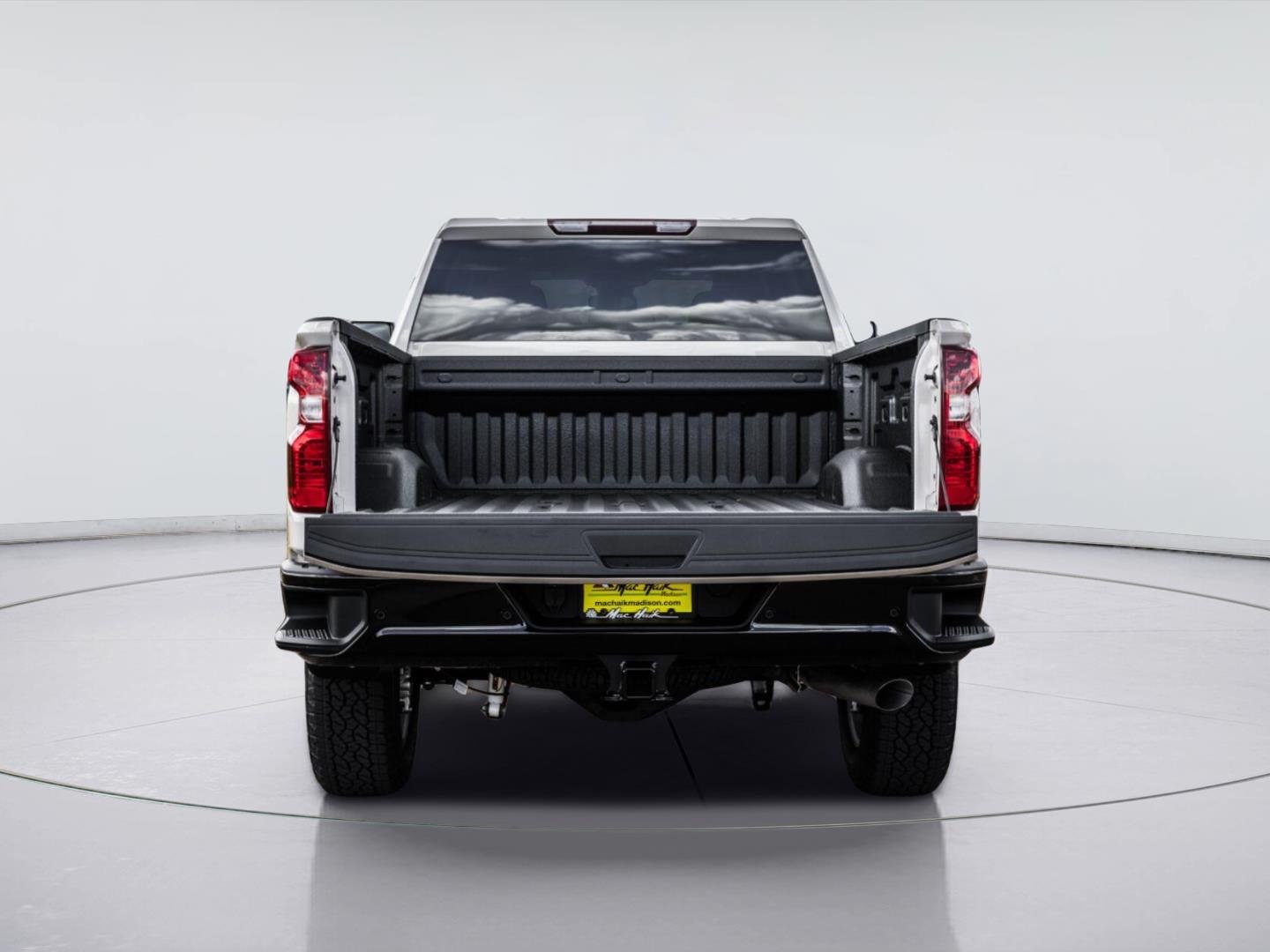New 2026 White Sands Chevrolet Custom image 9