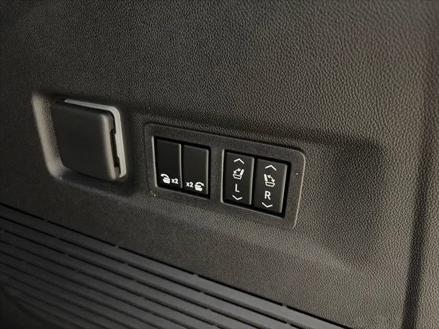 2026 Chevrolet Suburban High Country - Photo 17