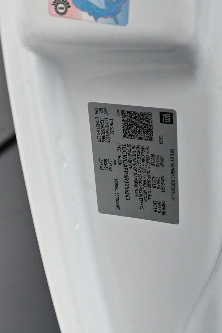 Used 2024 Summit White Chevrolet WT image 31