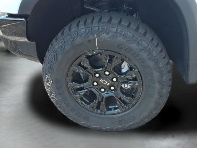 New 2026 Summit White Chevrolet ZR2 image 15