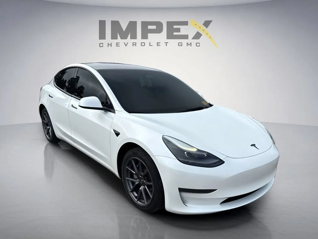 Used 2023  Tesla  image 7