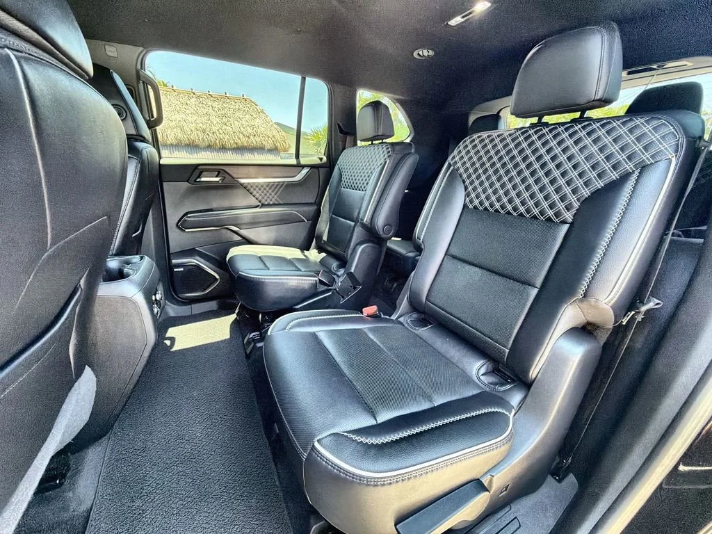 Used 2025 Ebony Twilight Metallic GMC Denali image 32