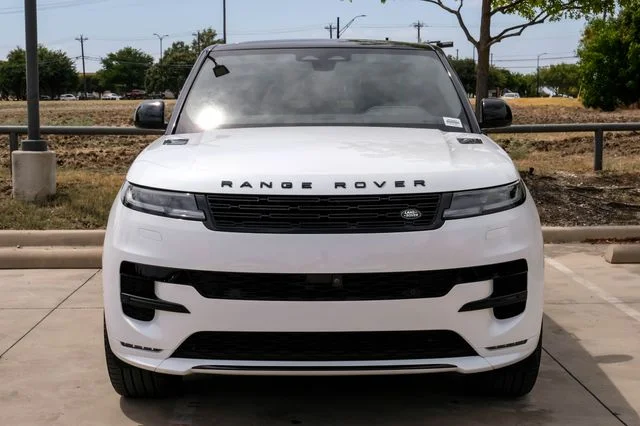 Used 2024  Land Rover Dynamic SE image 6